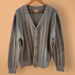 Goodfellow Men’s Gray Striped V-Neck Cardigan‎ Size Large